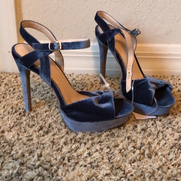 Navy blue velvet stilettos - Picture 3 of 3